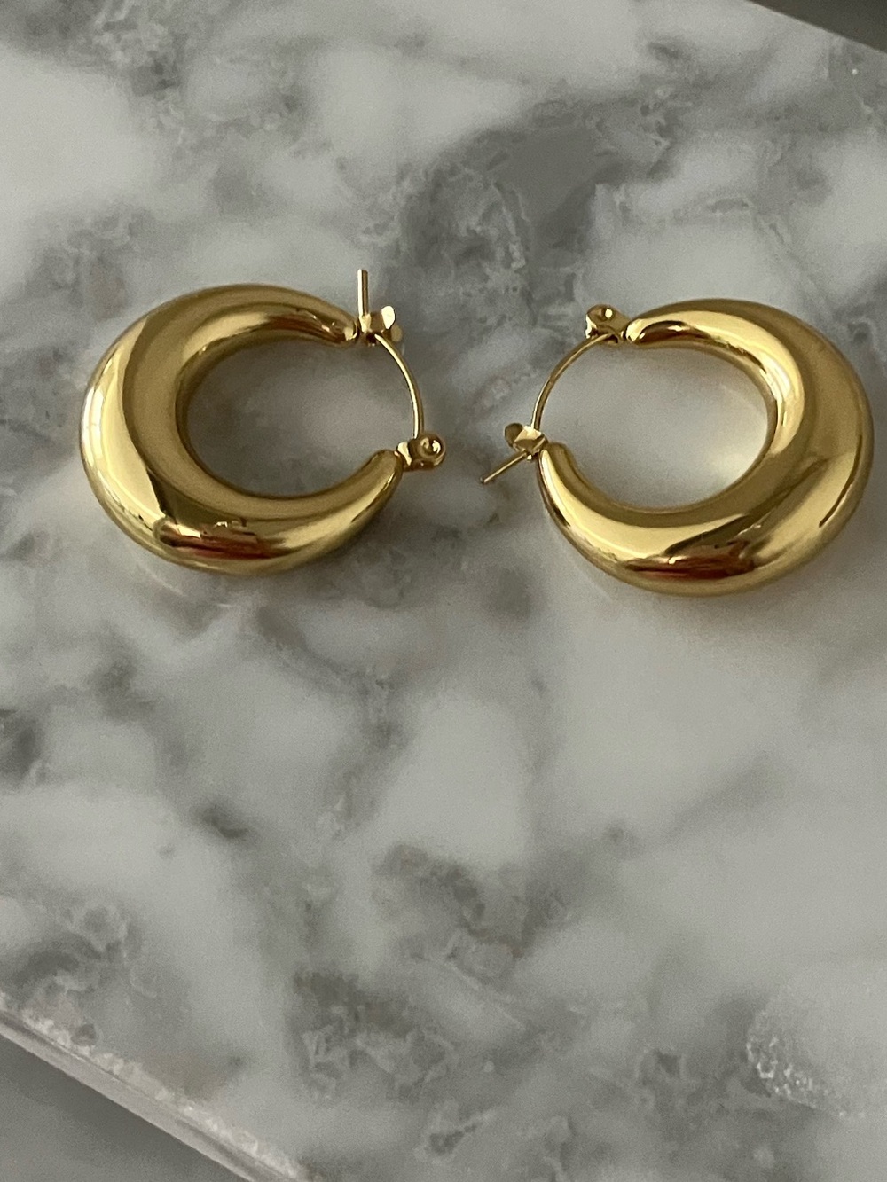 Medium 14k Gold Chunky Hoop Earrings